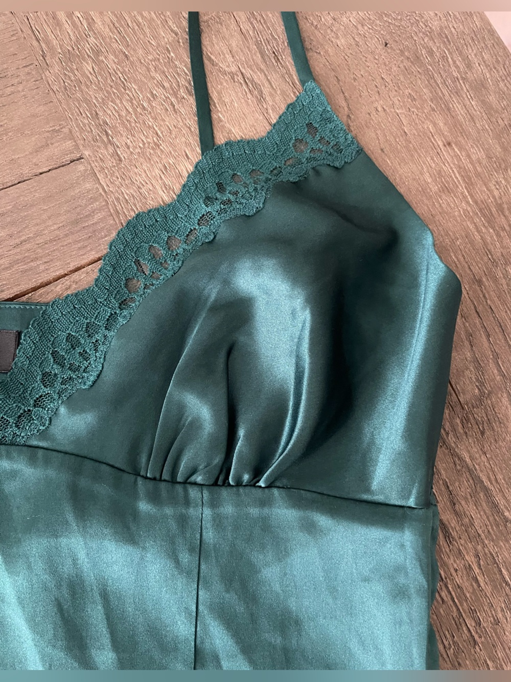 Y2K Vintage Bebe Emerald Green Silk Lace Trimmed Camisole  Top M DEADSTOCK - Picture 2 of 7